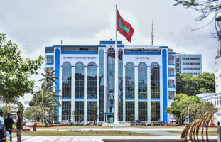 ފުލުހުން ދޮގުތުހުމަތެއްގައި ޒުވާނަކު ހައްޔަރު ކުރުމުން ކޯޓުން ދޫކޮށްލައިފި