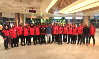 ގައުމީ ޓީމަށް ސިންގަޕޫރުން މަރުހަބާ ދެންނެވީ ޑެޕިއުޓީ ހައިކޮމިޝަނަރު މުހްތާޒް